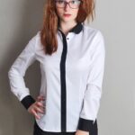 Koszula z czarnymi mankietami - Szafa Gosi - internetowy outlet z odzieżą damską