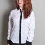 Koszula z czarnymi mankietami - Szafa Gosi - internetowy outlet z odzieżą damską