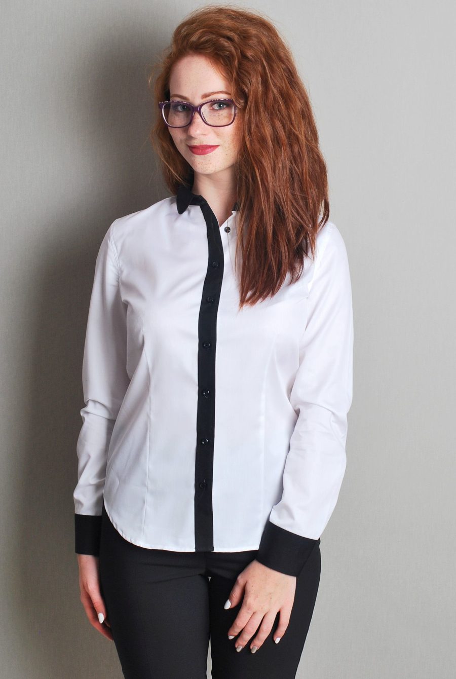Koszula z czarnymi mankietami - Szafa Gosi - internetowy outlet z odzieżą damską