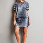 Spódnica w paski biało granatowe - Szafa Gosi - internetowy outlet z odzieżą damską