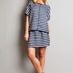 Spódnica w paski biało granatowe - Szafa Gosi - internetowy outlet z odzieżą damską