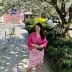 Wiązana spódnica w kwiatki - Szafa Gosi - internetowy outlet z odzieżą damską