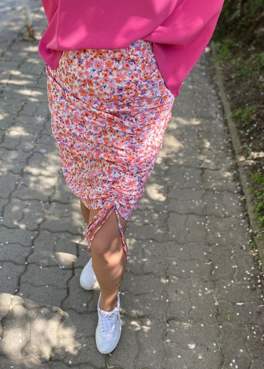 Wiązana spódnica w kwiatki - Szafa Gosi - internetowy outlet z odzieżą damską