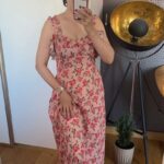 Romantyczna sukienka maxi w róże na lato na co dzień na wesele 46