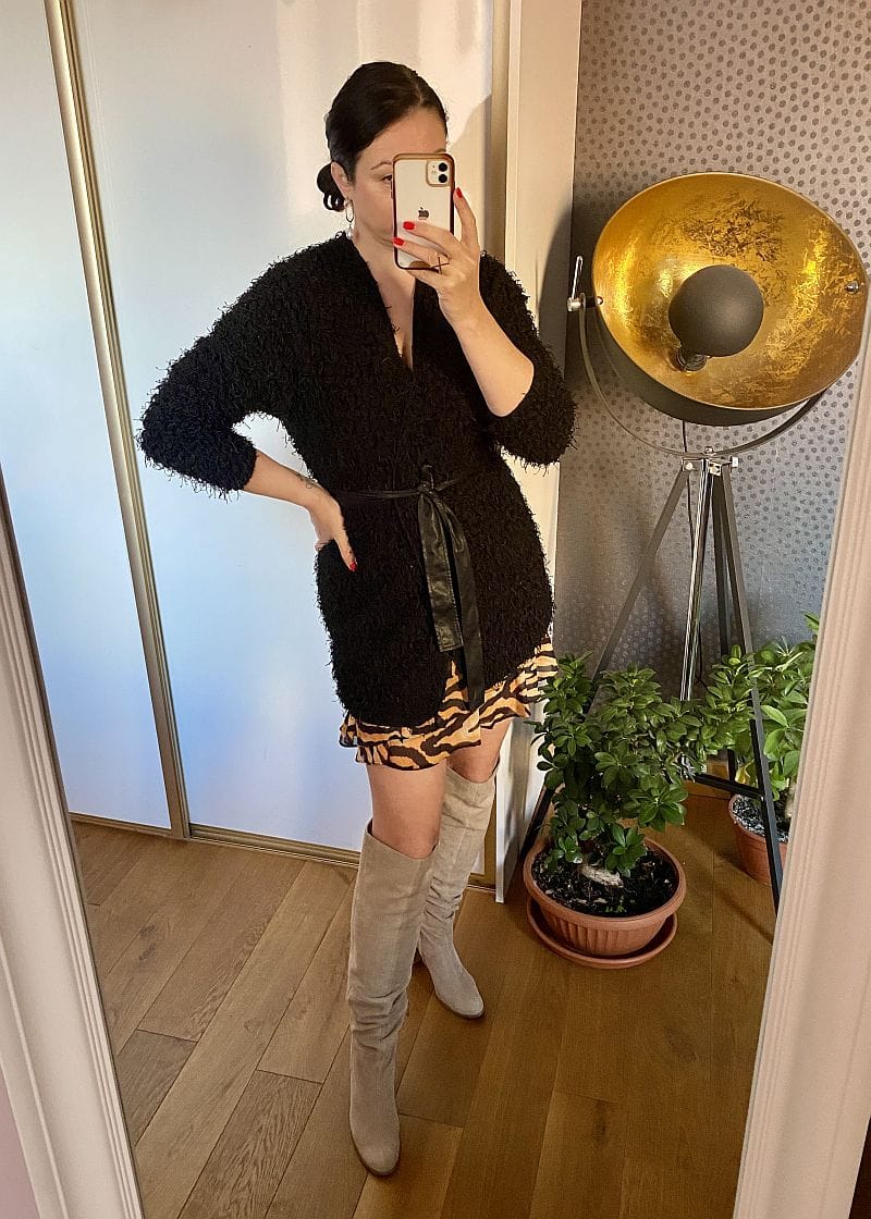 Czarny wiązany sweter - Szafa Gosi - internetowy outlet z odzieżą damską