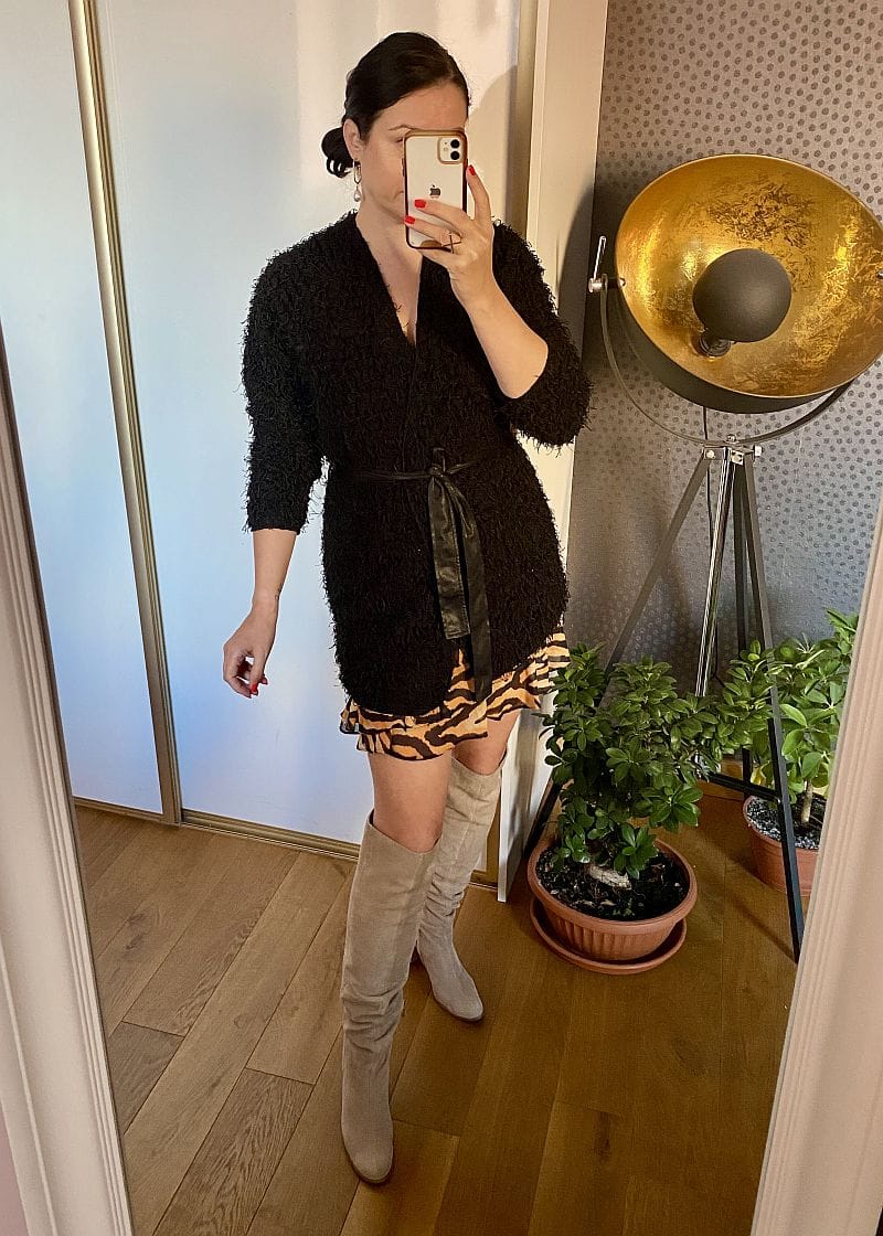 Czarny wiązany sweter - Szafa Gosi - internetowy outlet z odzieżą damską