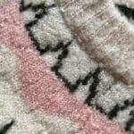 Ciepły mięsisty i miękki kremowy sweter VILA - Szafa Gosi - internetowy outlet z odzieżą damską