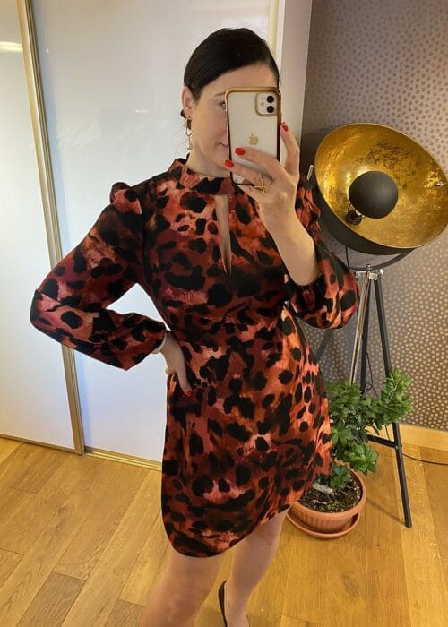 Sukienka pantera pomarańczowo bordowa wiązana na szyi