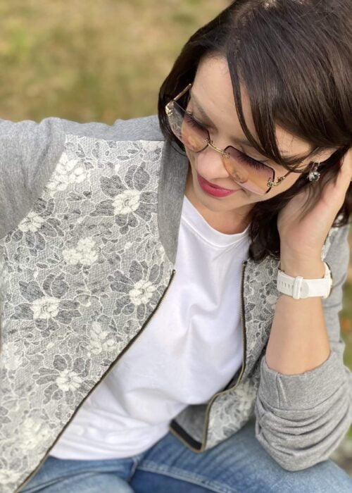 Szara bomberka z koronką