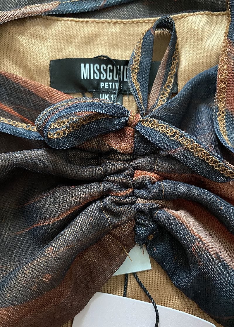 Sukienka z siateczki ze ściągaczem na biuście - Szafa Gosi - internetowy outlet z odzieżą damską