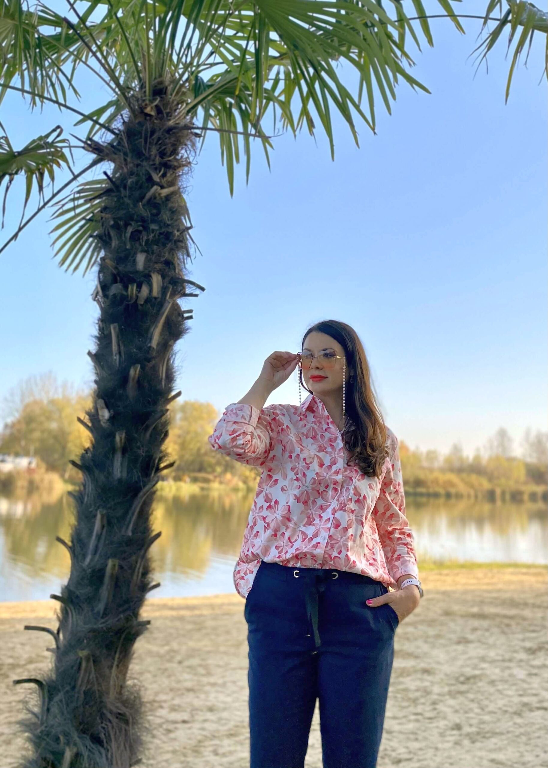 kobiecowo Koszula w różowe kwiaty - Szafa Gosi - internetowy outlet z odzieżą damską