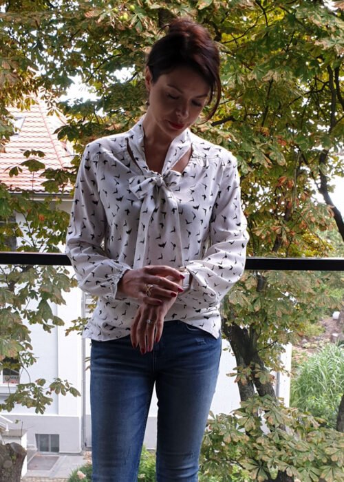 Biała bluzka z fontaziem